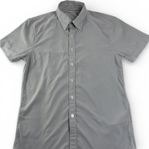 Abercrombie & Fitch XS Short Sleeve Button Up Shirt Gray Stripe - Picture 2 of 6